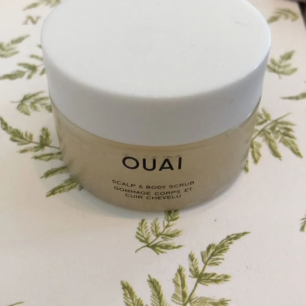 OUAI Scalp & Body Scrub size sample deluxe 30mg plus Ipsy drawstring bag